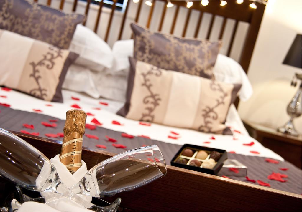 The Howbeck & The Retreat Incl Off-Site Health Club And Parking Ev Point Available Windermere Kültér fotó